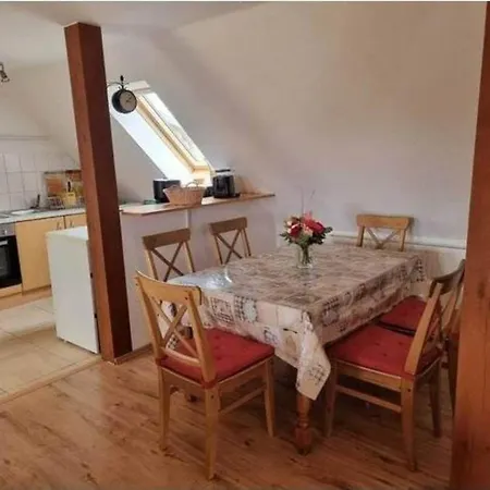 With 2 Bedrooms * Blowatz